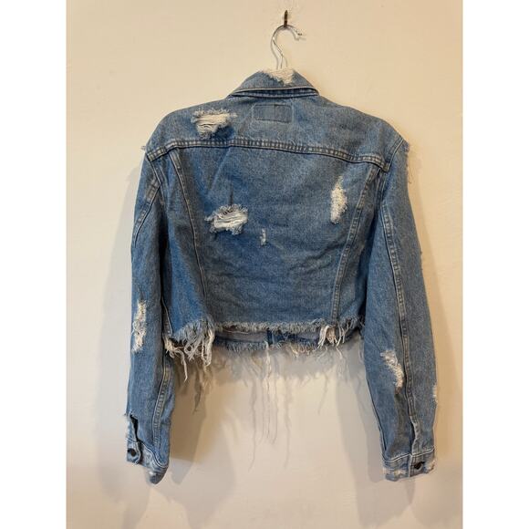 Vintage Levi’s Cropped Distressed Jean Jacket — Women’s S/M - Picture 5 of 8
